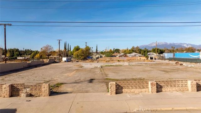1708 N Mount Vernon, San Bernardino, CA 92411