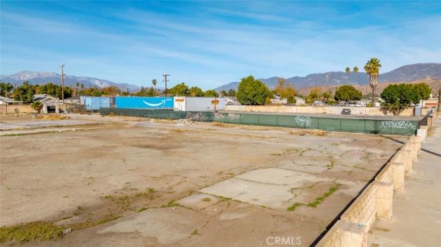 1708 N Mount Vernon, San Bernardino, CA 92411