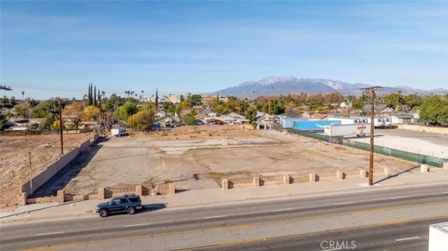 1708 N Mount Vernon, San Bernardino, CA 92411