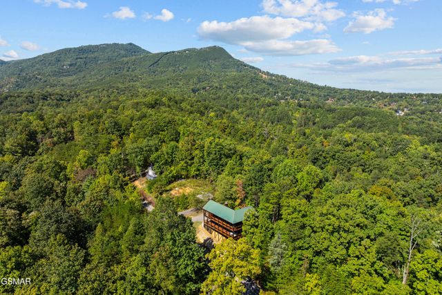 1854 Fantasy Way, Sevierville, TN 37876