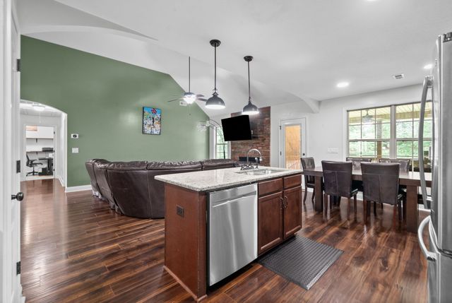 125 Sycamore Hill Dr, Clarksville, TN 37042