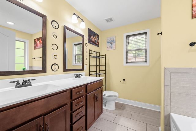 125 Sycamore Hill Dr, Clarksville, TN 37042