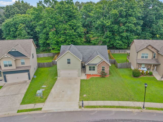 125 Sycamore Hill Dr, Clarksville, TN 37042