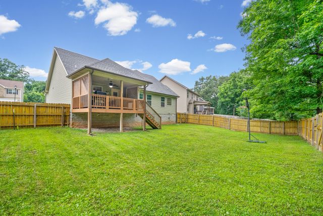 125 Sycamore Hill Dr, Clarksville, TN 37042