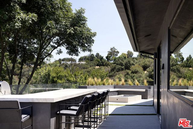 16401 Mulholland Drive, Los Angeles, CA 90049