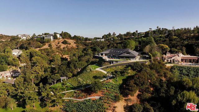 16401 Mulholland Drive, Los Angeles, CA 90049