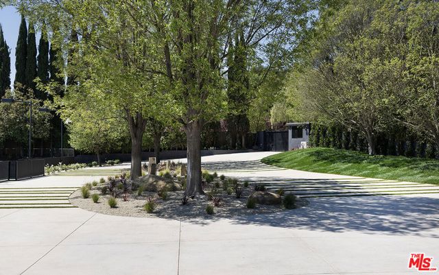 16401 Mulholland Drive, Los Angeles, CA 90049