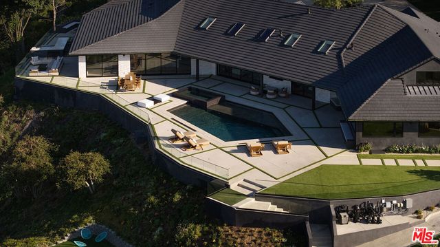 16401 Mulholland Drive, Los Angeles, CA 90049