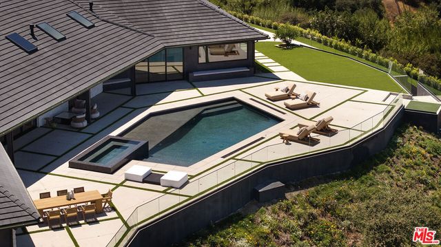 16401 Mulholland Drive, Los Angeles, CA 90049