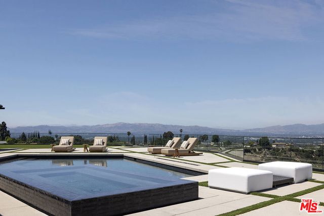 16401 Mulholland Drive, Los Angeles, CA 90049