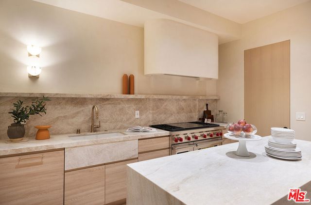 16401 Mulholland Drive, Los Angeles, CA 90049