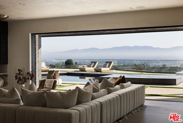 16401 Mulholland Drive, Los Angeles, CA 90049