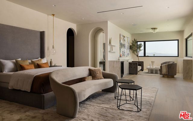 16401 Mulholland Drive, Los Angeles, CA 90049