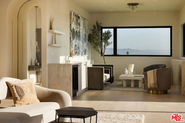 16401 Mulholland Drive, Los Angeles, CA 90049