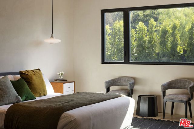 16401 Mulholland Drive, Los Angeles, CA 90049