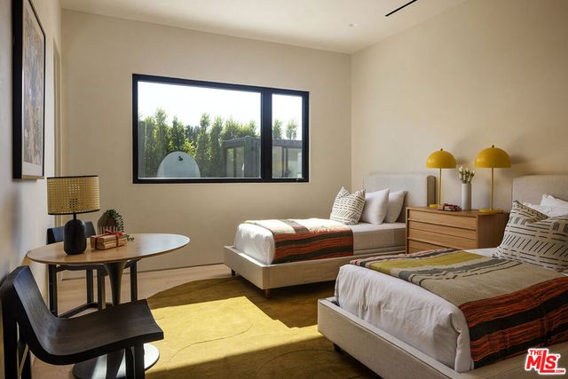 16401 Mulholland Drive, Los Angeles, CA 90049