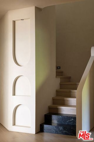 16401 Mulholland Drive, Los Angeles, CA 90049