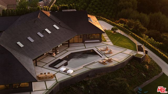 16401 Mulholland Drive, Los Angeles, CA 90049