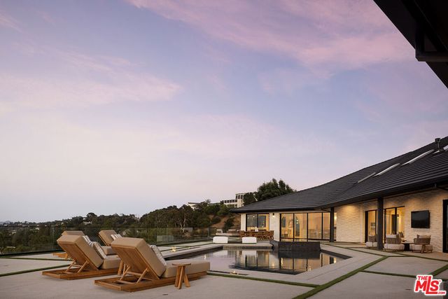 16401 Mulholland Drive, Los Angeles, CA 90049