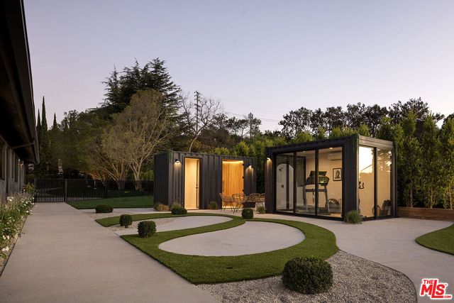 16401 Mulholland Drive, Los Angeles, CA 90049