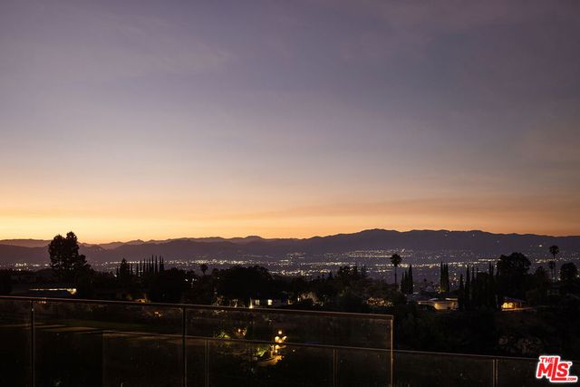 16401 Mulholland Drive, Los Angeles, CA 90049