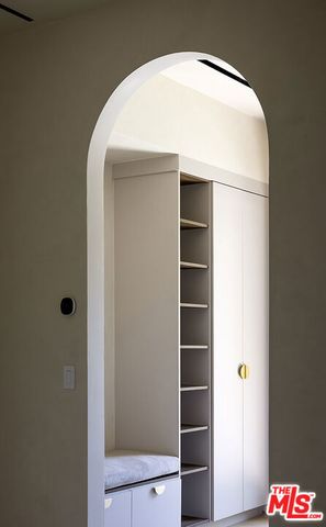 16401 Mulholland Drive, Los Angeles, CA 90049