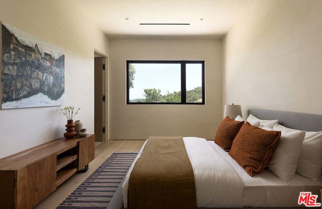 16401 Mulholland Drive, Los Angeles, CA 90049