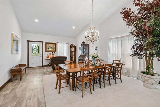 2245 Tranquil Court NW, Cedar Rapids, IA 52405