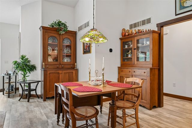 2245 Tranquil Court NW, Cedar Rapids, IA 52405
