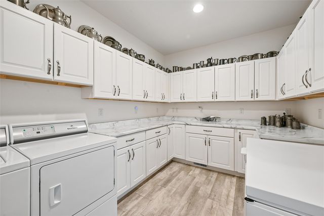 2245 Tranquil Court NW, Cedar Rapids, IA 52405