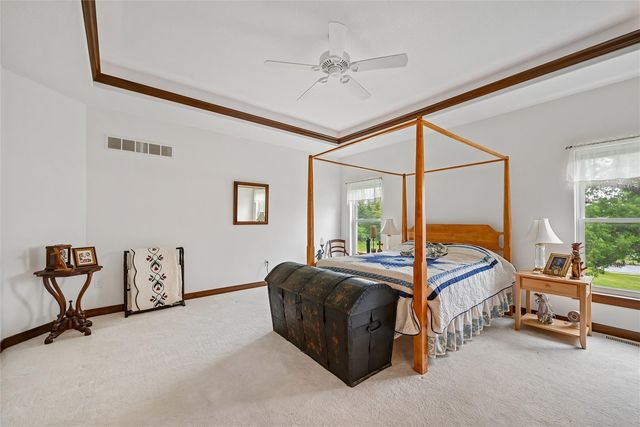 2245 Tranquil Court NW, Cedar Rapids, IA 52405
