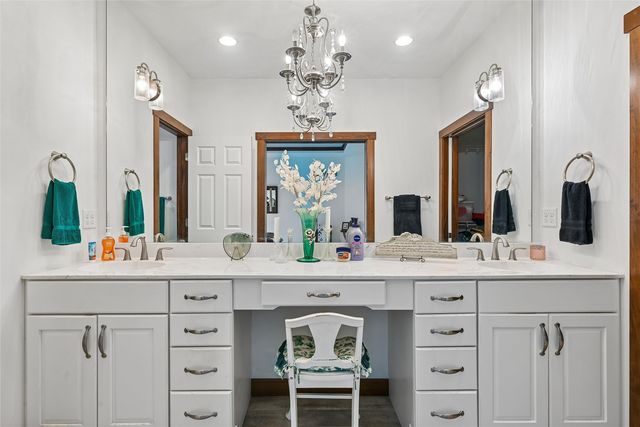 2245 Tranquil Court NW, Cedar Rapids, IA 52405