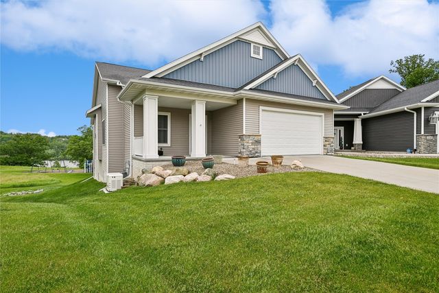 2245 Tranquil Court NW, Cedar Rapids, IA 52405