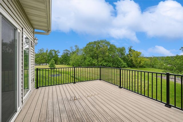 2245 Tranquil Court NW, Cedar Rapids, IA 52405