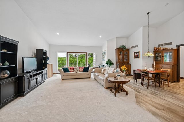 2245 Tranquil Court NW, Cedar Rapids, IA 52405