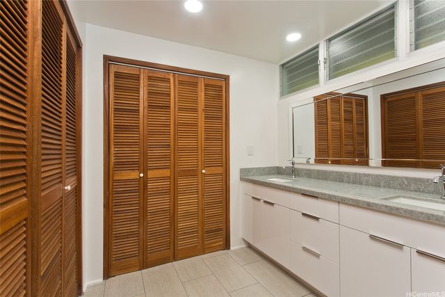 3233 Pacific Heights Road, Honolulu, HI 96813