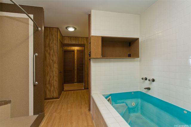 3233 Pacific Heights Road, Honolulu, HI 96813