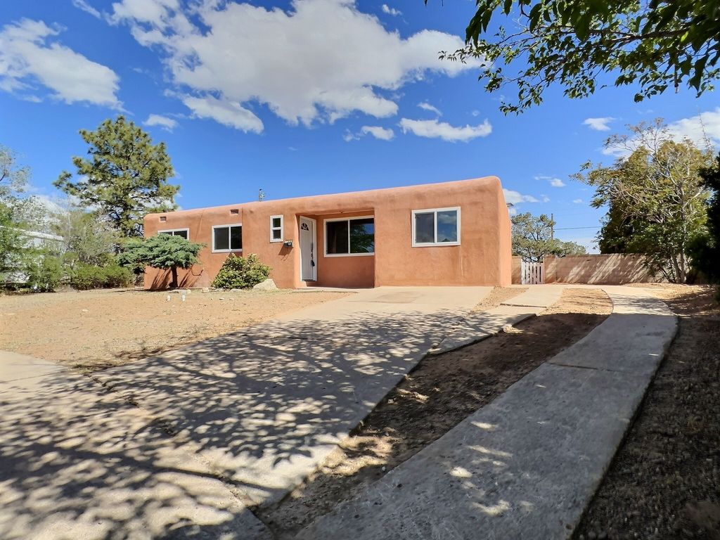 3000 Calle Quieta, Santa Fe, NM 87507