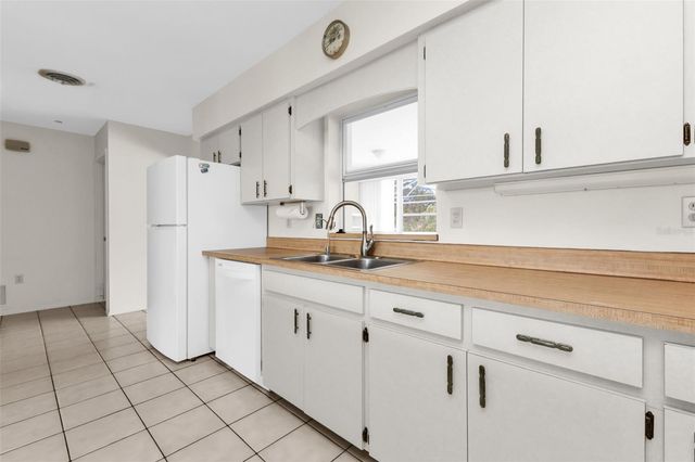 1050 OLEANDER STREET, Englewood, FL 34223