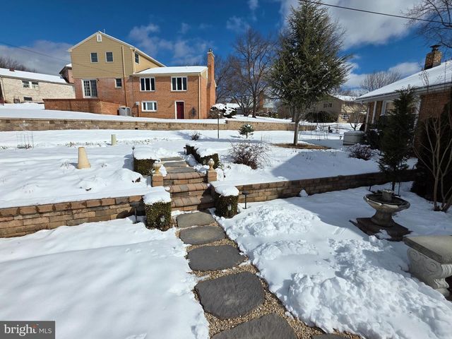 3911 RIDGELAND BLVD, Mechanicsburg, PA 17050