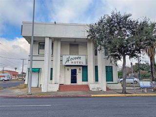 1301 N Chaparral St, Corpus Christi, TX 78401