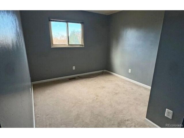 2 Bitterweed Ct, Pueblo, CO 81001