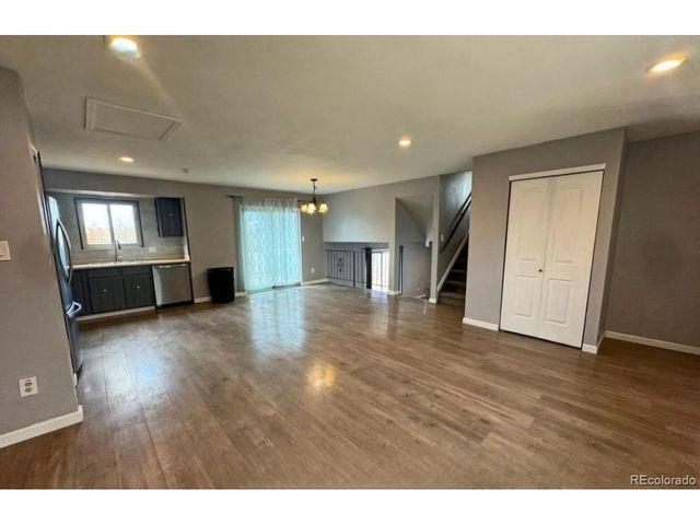 2 Bitterweed Ct, Pueblo, CO 81001