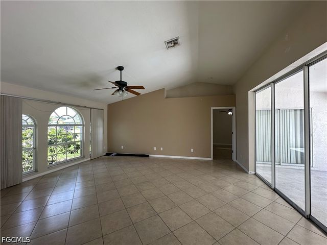 8397 Bahamas RD, Fort Myers, FL 33967