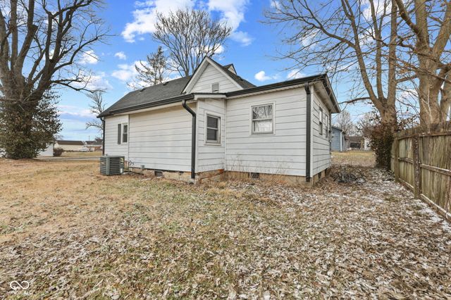 359 W Sumner Avenue, Martinsville, IN 46151