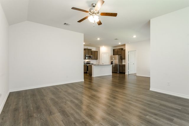 406 Saddle Club Way, Princeton, TX 75407