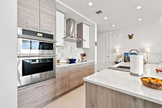 301 1ST STREET S 2805, St Petersburg, FL 33701