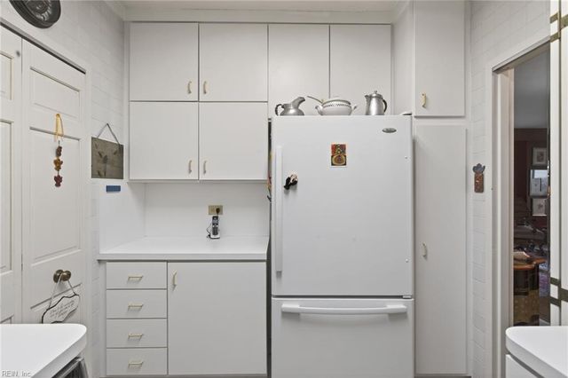 7320 Glenroie Ave Apt 12J, Norfolk, VA 23505