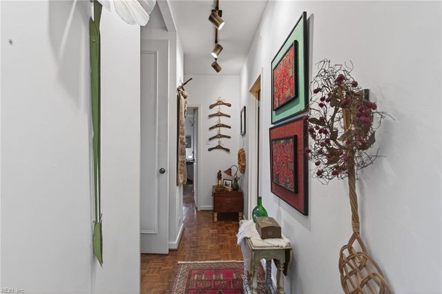 7320 Glenroie Ave Apt 12J, Norfolk, VA 23505