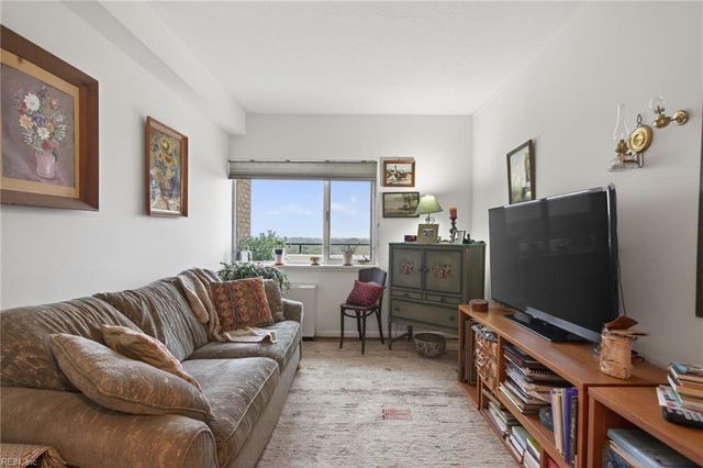 7320 Glenroie Ave Apt 12J, Norfolk, VA 23505